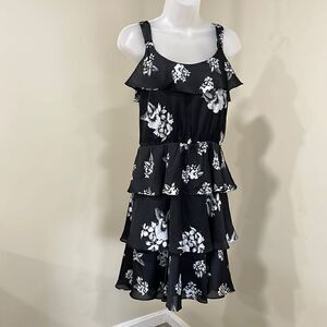NWOT White House Black Market Floral Dress.  Size 6 S small